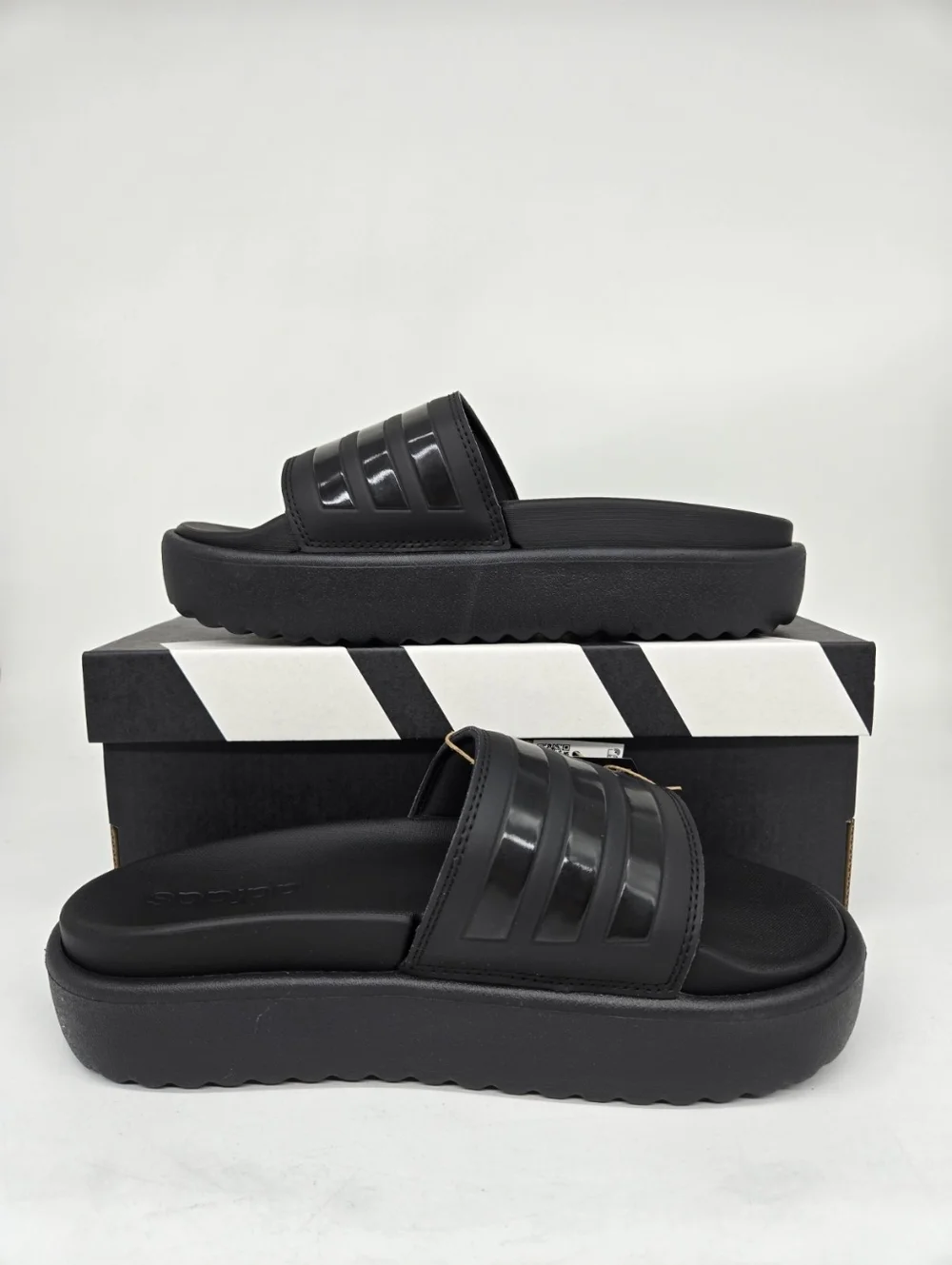 adidas Women's Adilette Platform Slide 'Triple Black' HQ6179 Shoes Size 7 New - Picture 6 of 8
